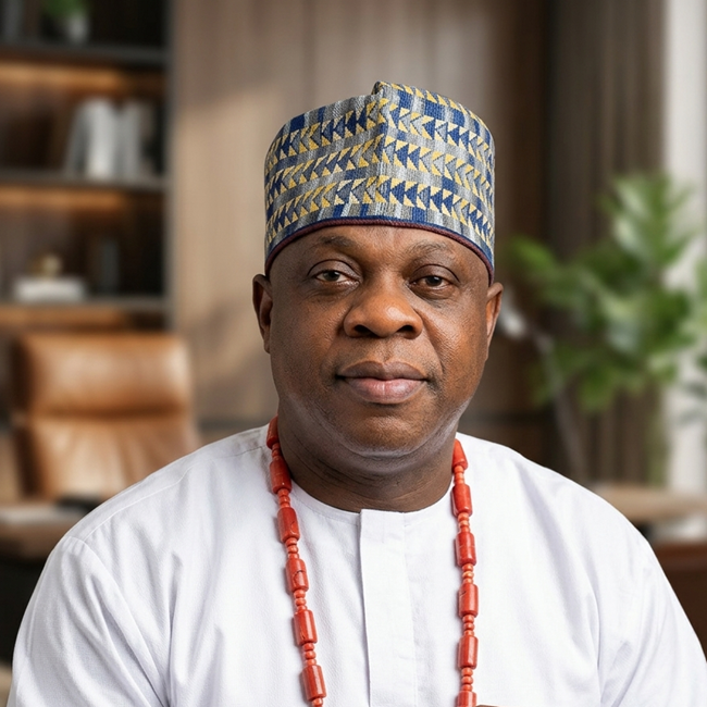 Tunde Akinolu - PRO